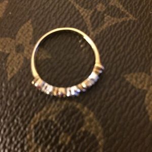 10K GOLD W/4 RUBIES/DIAMONDS CHIPS.